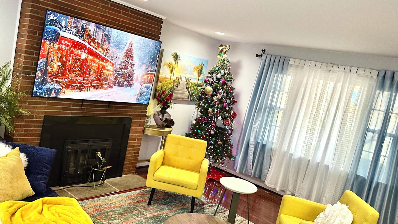 Photo of Livingroom in Wheaton-Glenmont