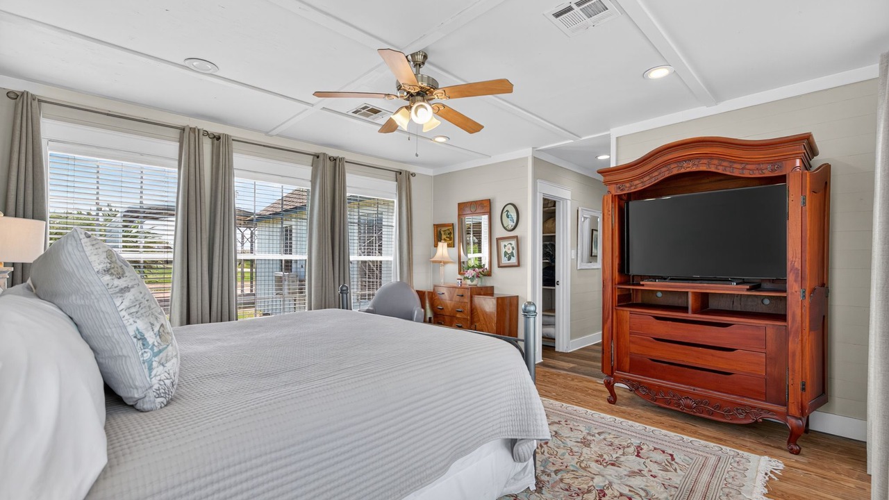 Photo of Bedroom in Surfside Beach