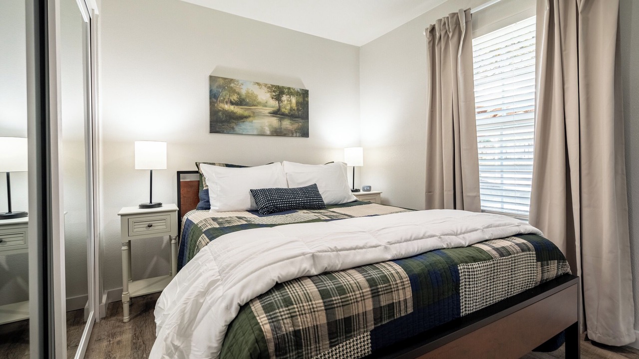 Photo of Bedroom in Cedar Creek Reservoir