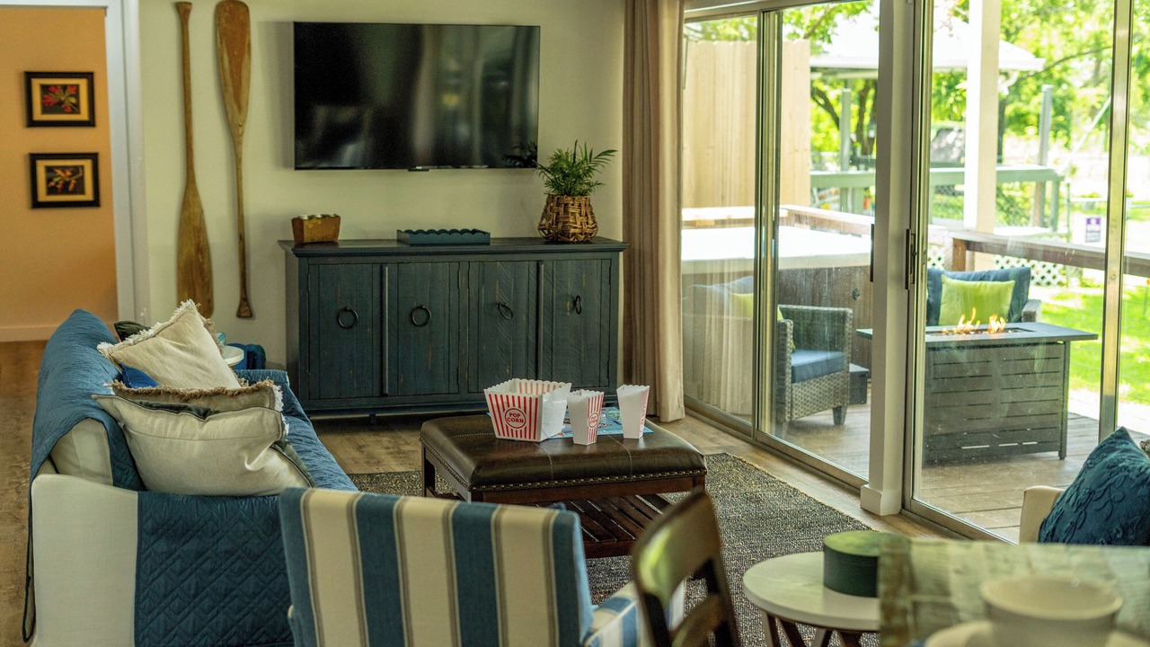 Photo of Livingroom in Cedar Creek Reservoir