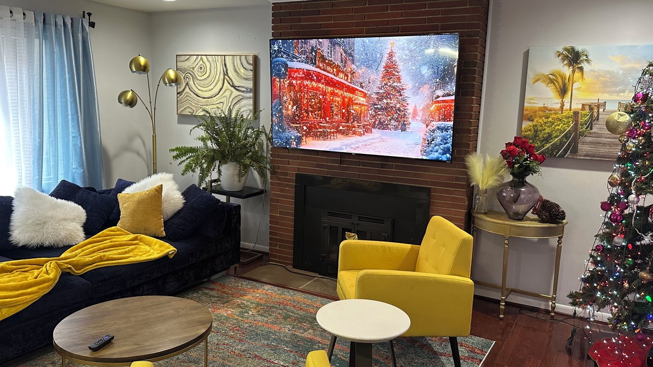 Photo of Livingroom in Wheaton-Glenmont