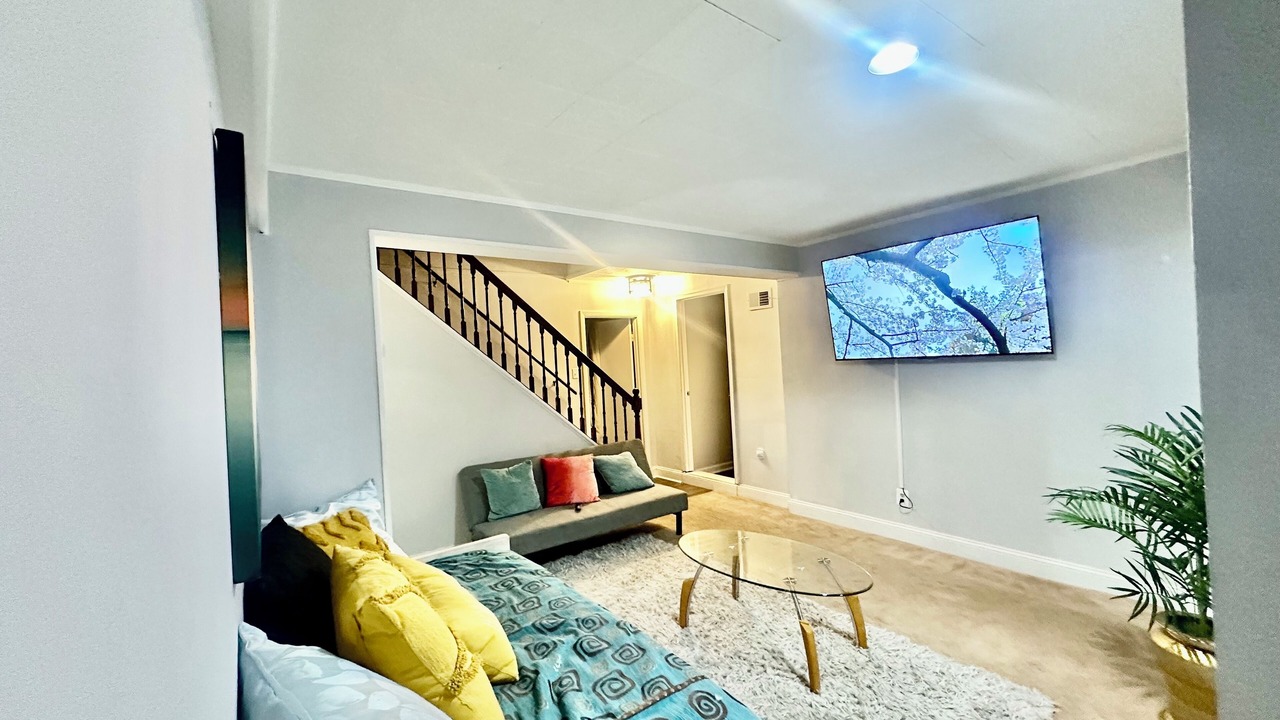 Photo of Livingroom in Wheaton-Glenmont