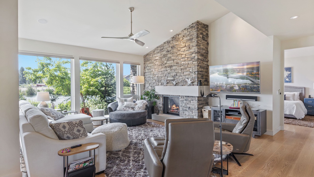 Photo of Livingroom in Southern Crossing