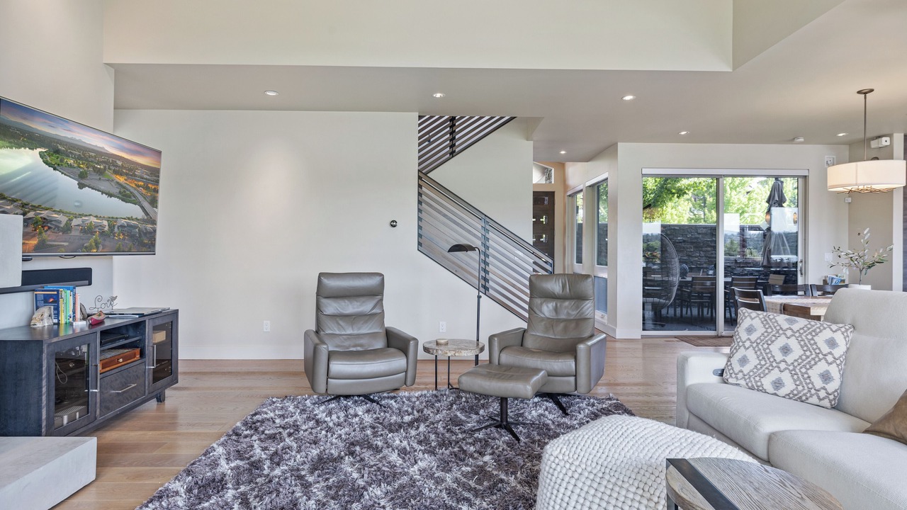 Photo of Livingroom in Southern Crossing