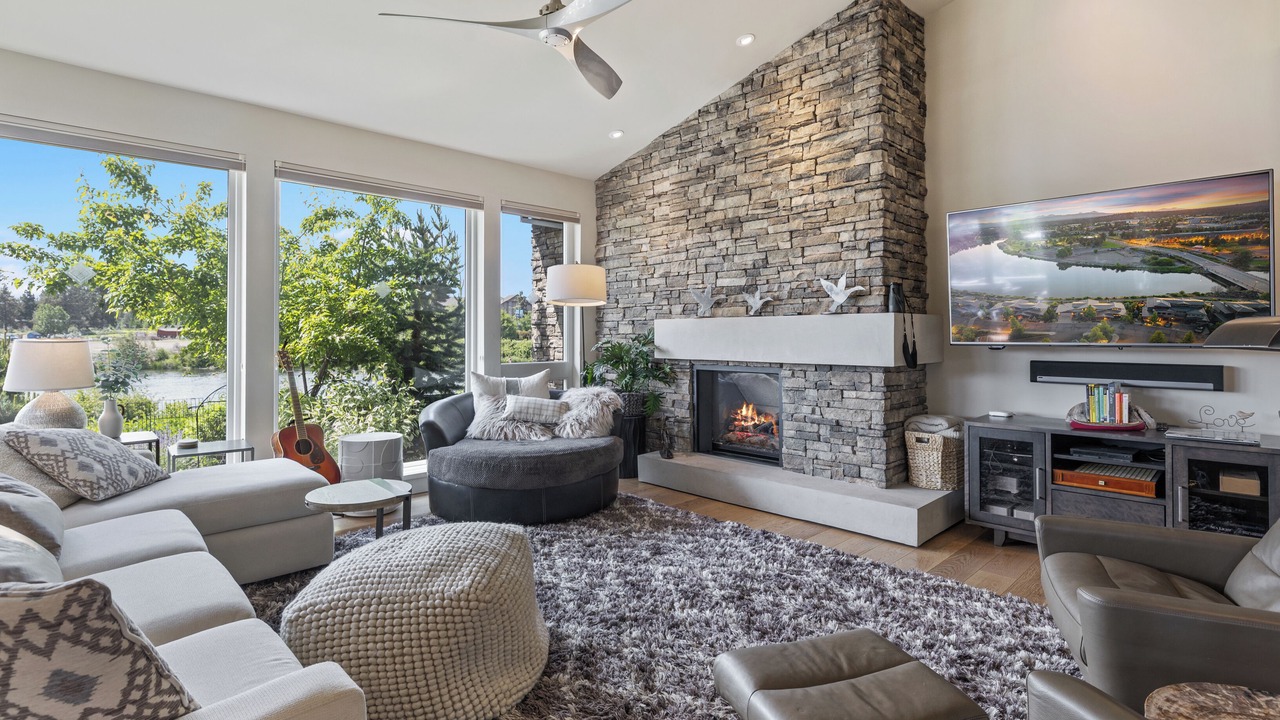 Photo of Livingroom in Southern Crossing