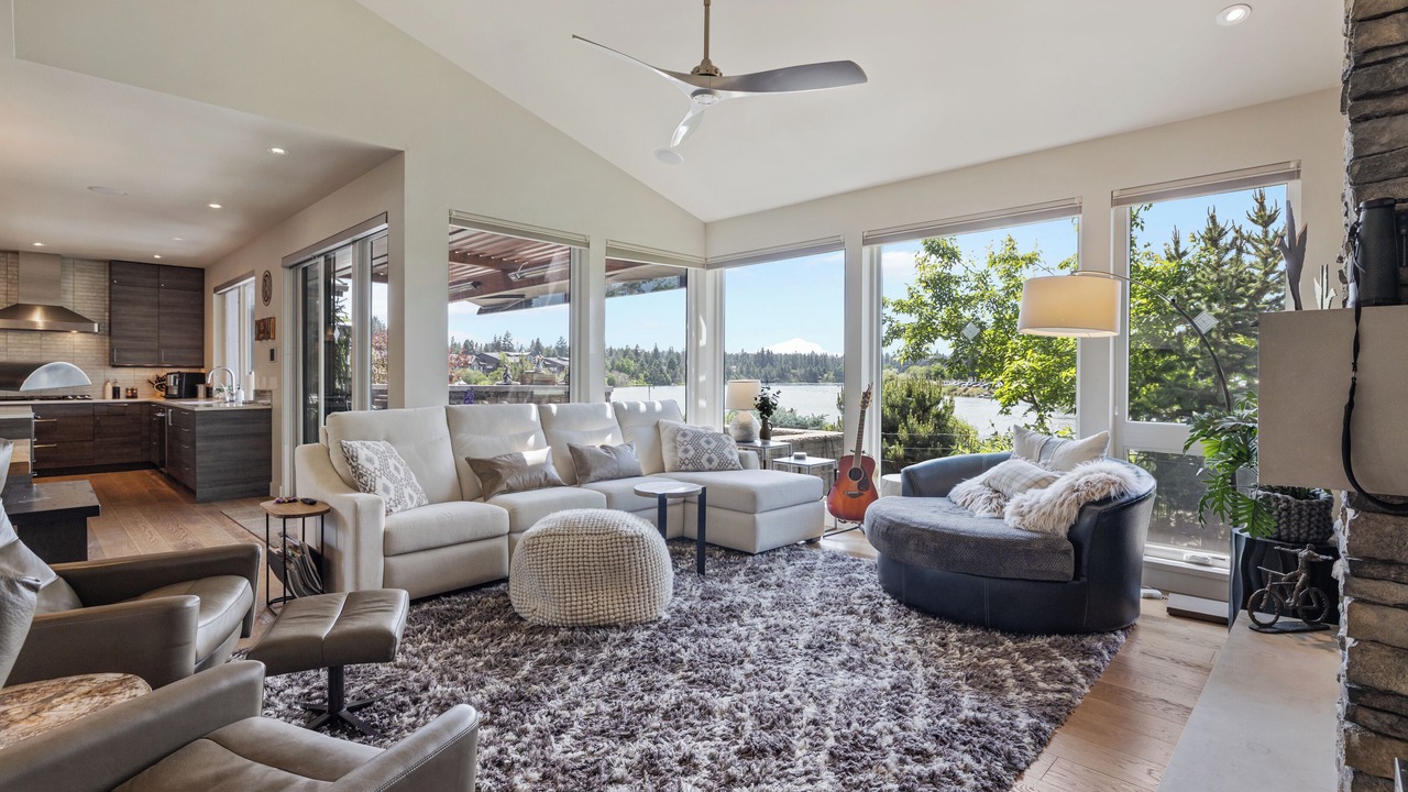 Photo of Livingroom in Southern Crossing