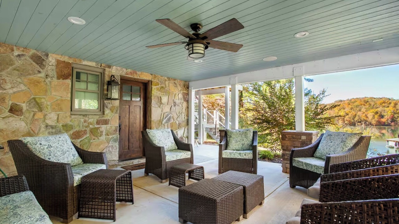 Photo of Patio Balcony in Ashley Oaks