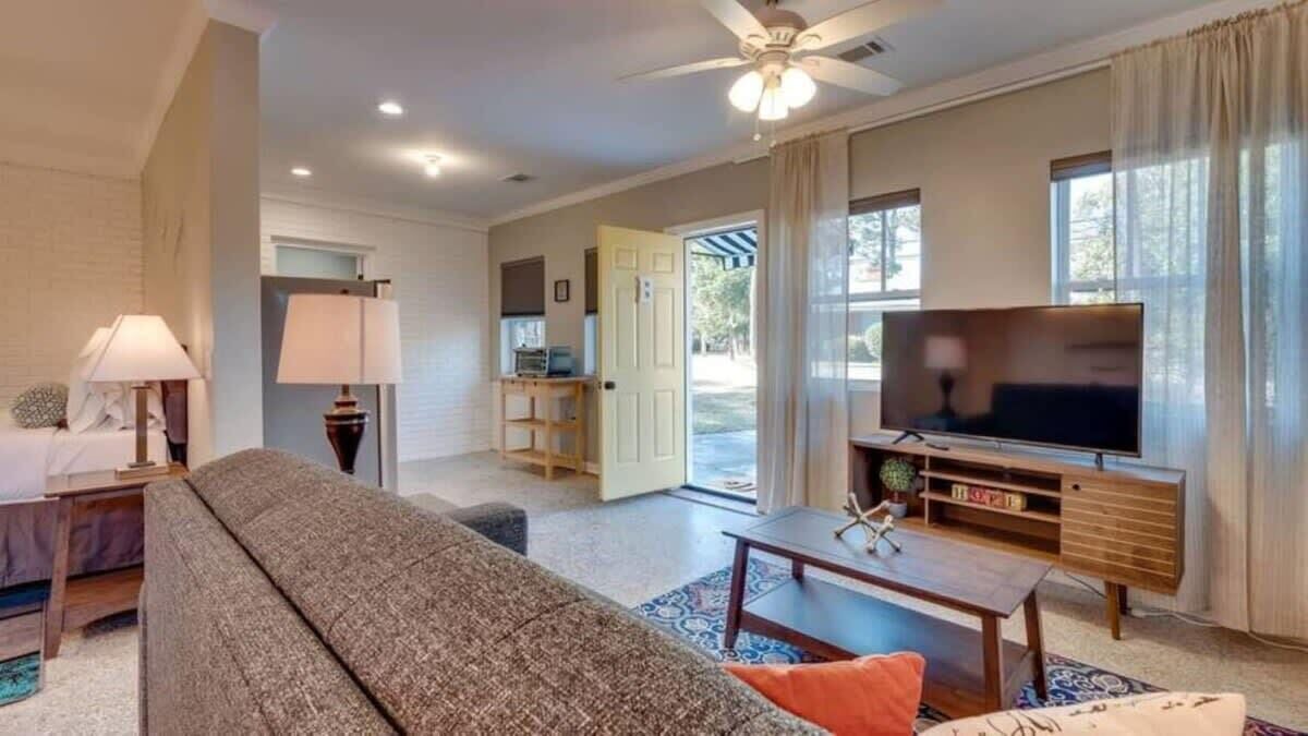 Photo of Livingroom in Thunderbolt