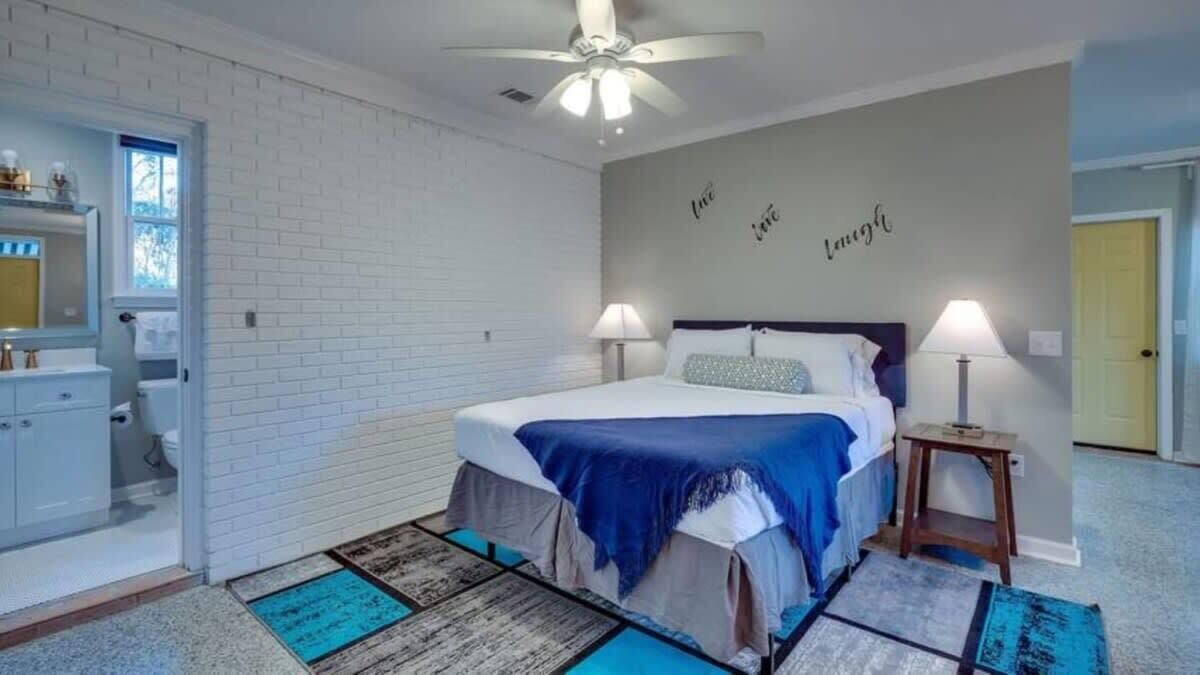 Photo of Bedroom in Thunderbolt