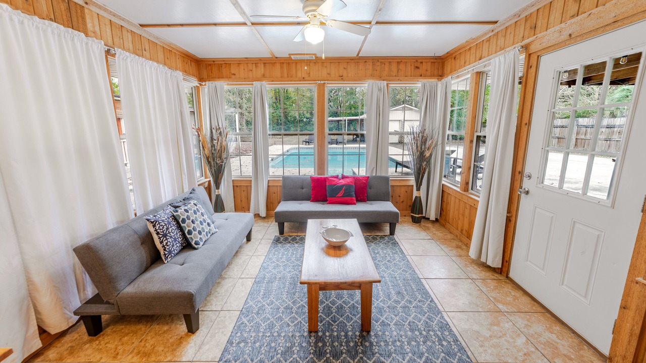 Photo of Livingroom in Garden City