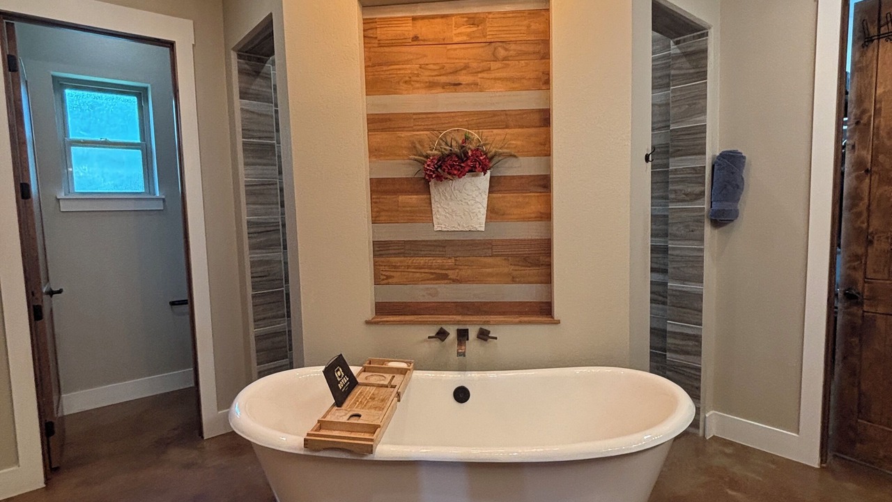 Photo of Bathroom in Lick Creek Ranch