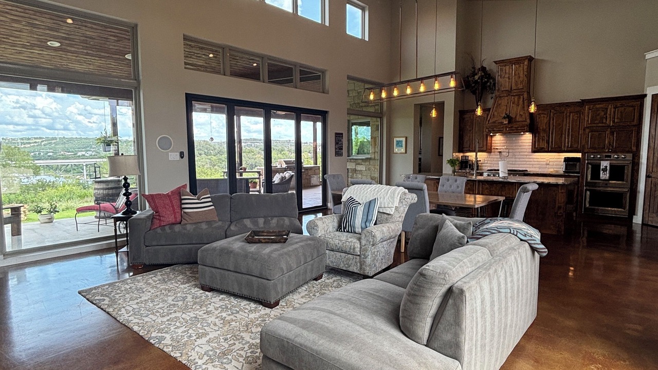 Photo of Livingroom in Lick Creek Ranch