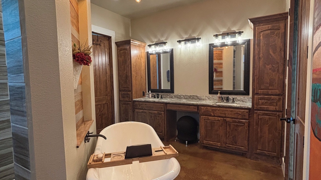 Photo of Bathroom in Lick Creek Ranch