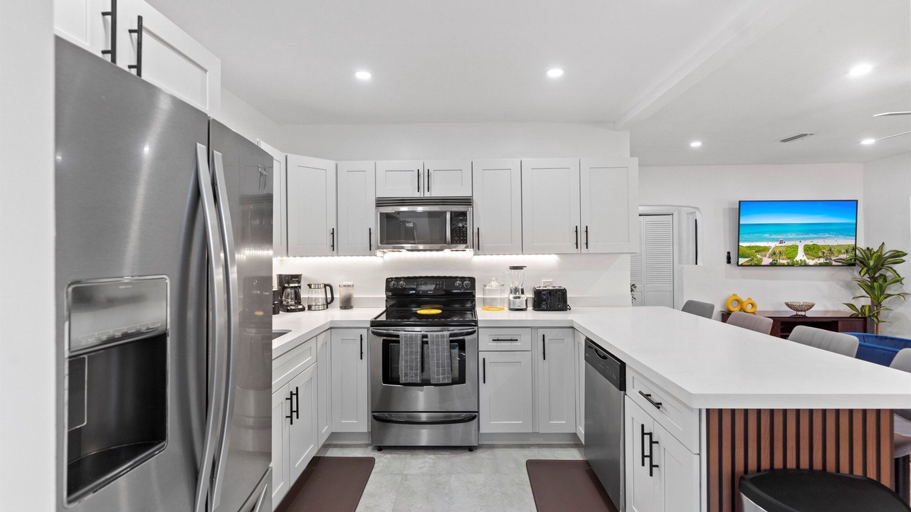 Photo of Kitchen in Central Oakland Park