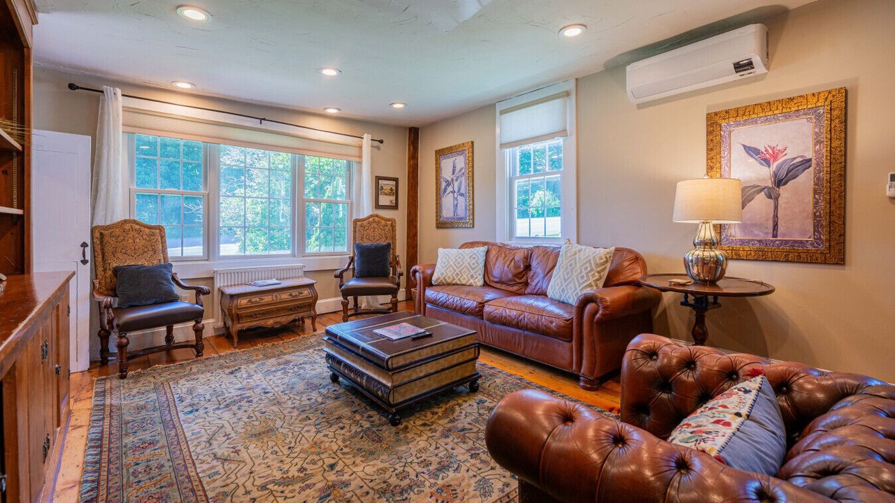 Photo of Livingroom in Manchester Center