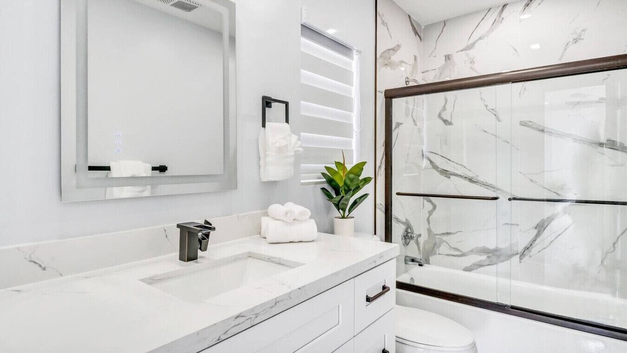 Photo of Bathroom in North Andrews Gardens