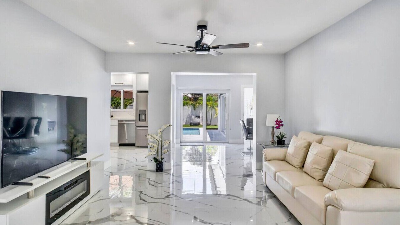 Photo of Livingroom in North Andrews Gardens