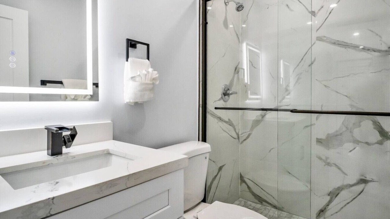 Photo of Bathroom in North Andrews Gardens