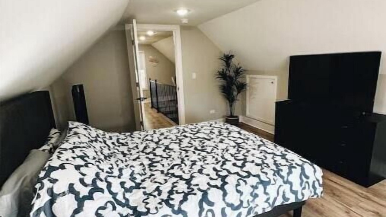 Photo of Bedroom in Des Plaines