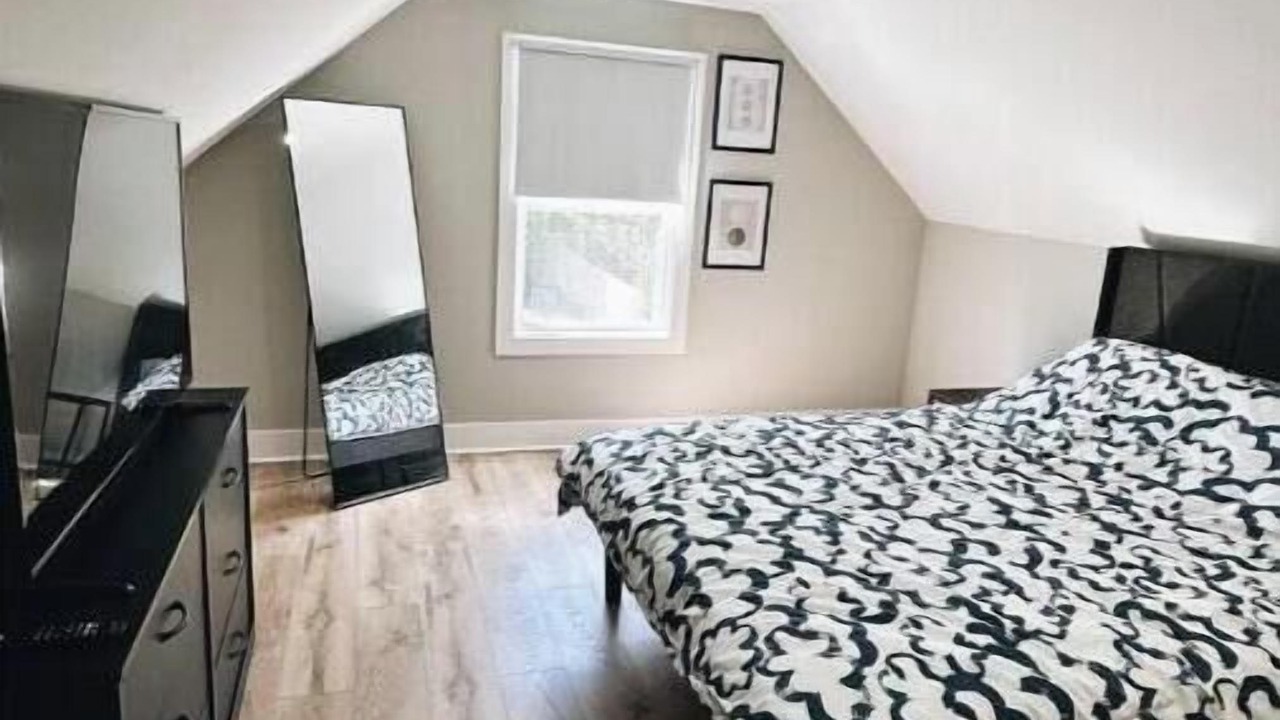 Photo of Bedroom in Des Plaines