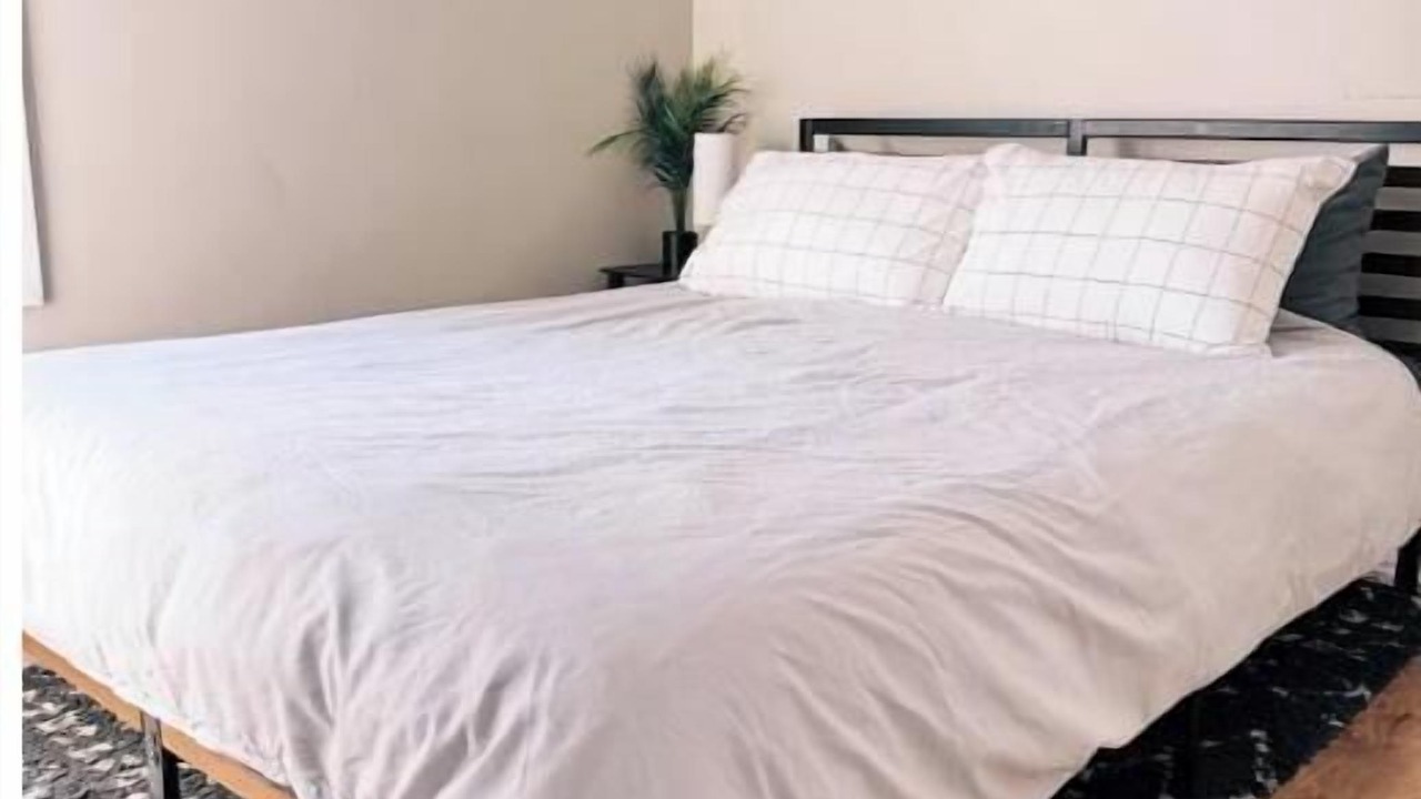 Photo of Bedroom in Des Plaines