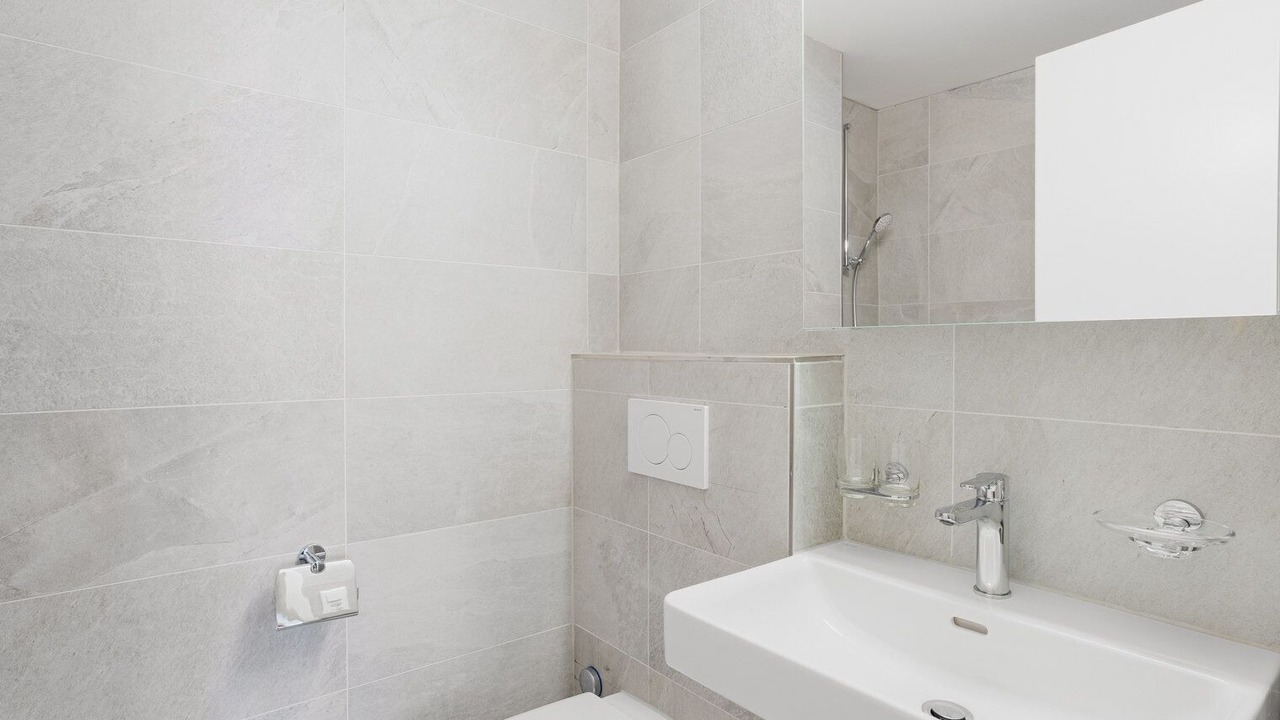 Photo of Bathroom in Iselin