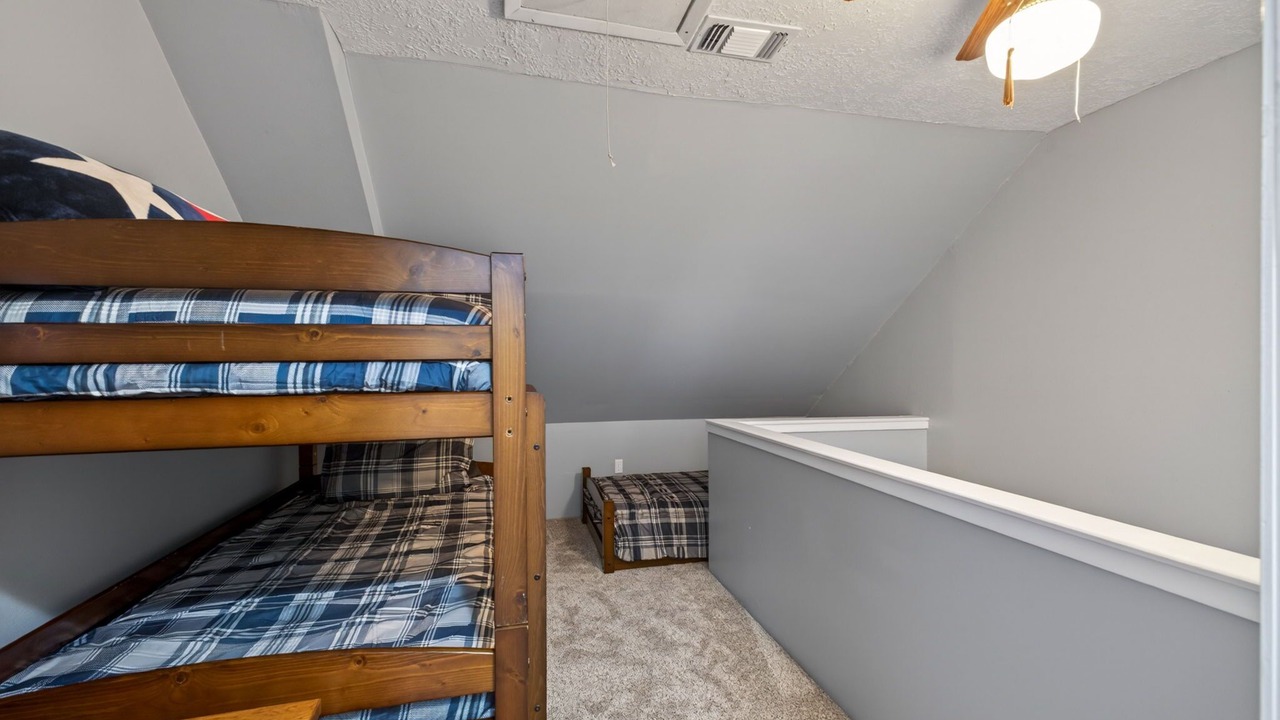 Photo of Bedroom in Oakland