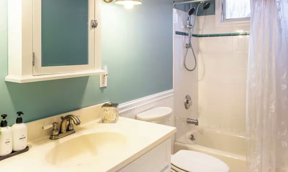 Photo of Bathroom in East Shore