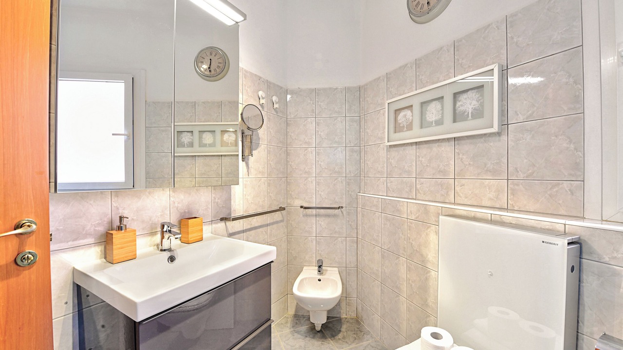 Photo of Bathroom in Melide