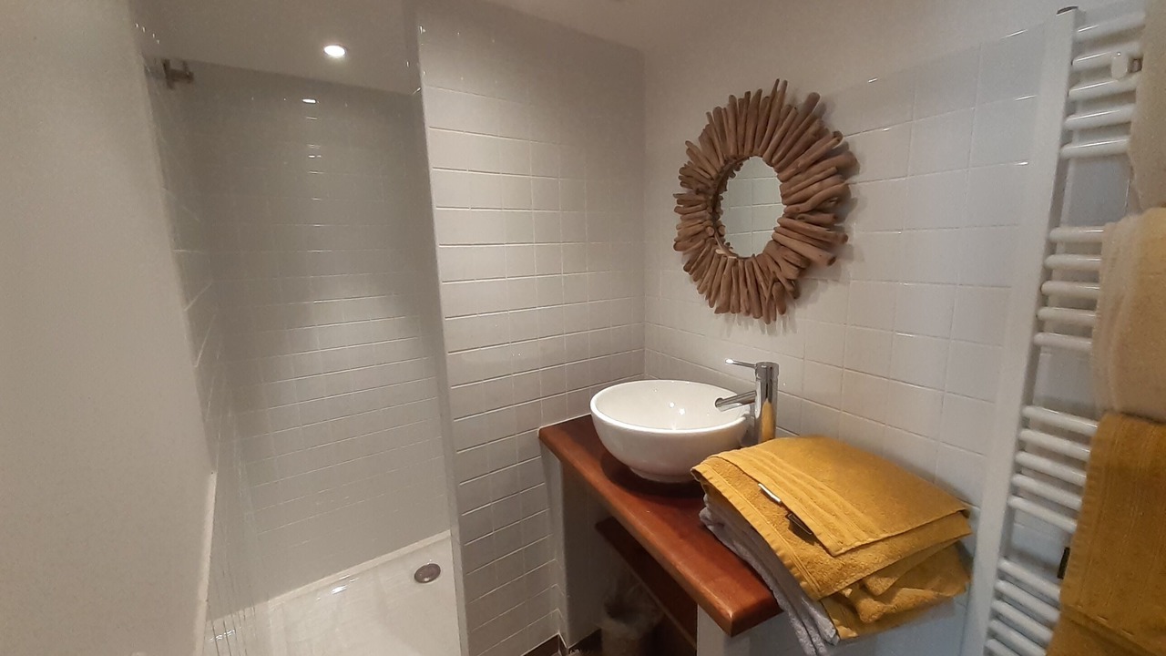 Photo of Bathroom in Saint-Pierre-des-Champs