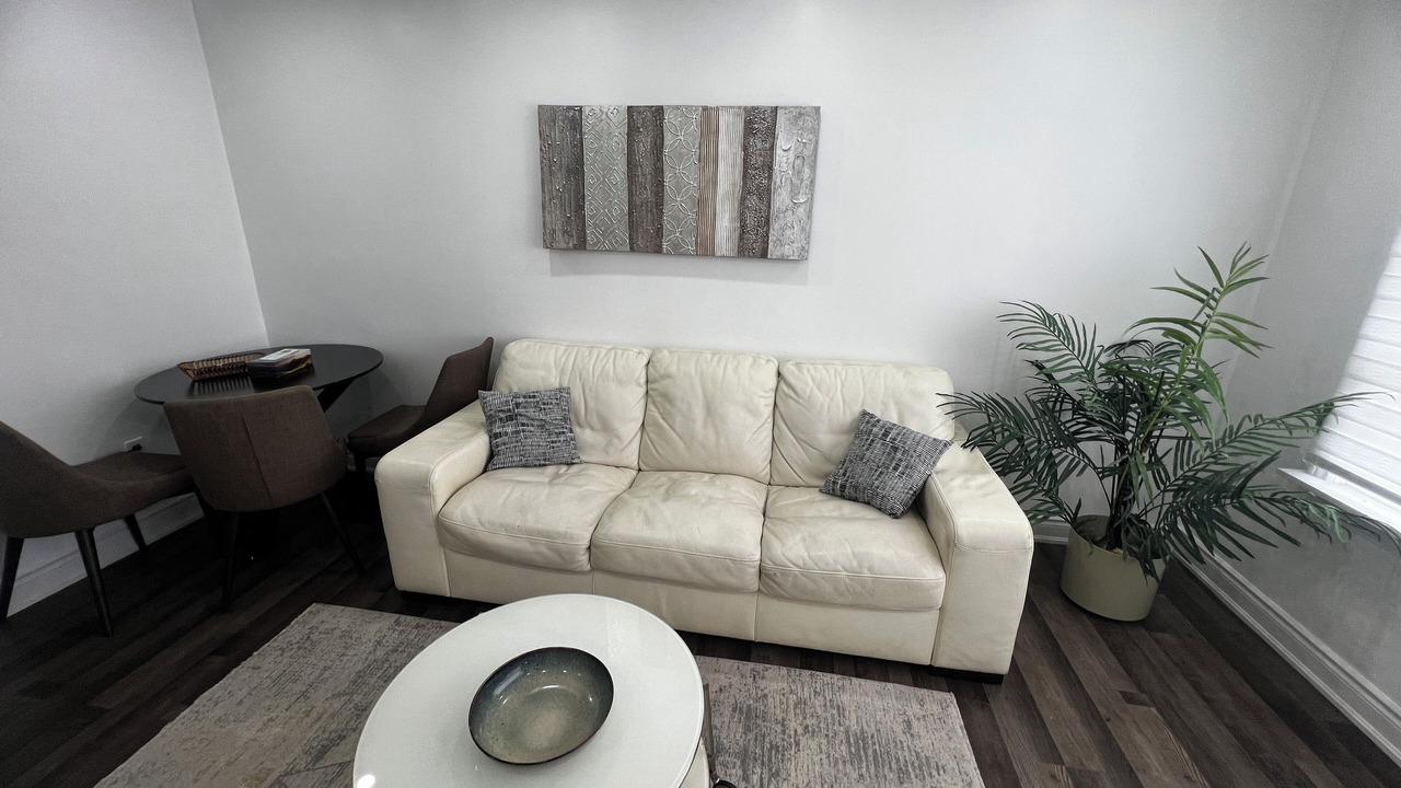 Photo of Livingroom in Streetsville