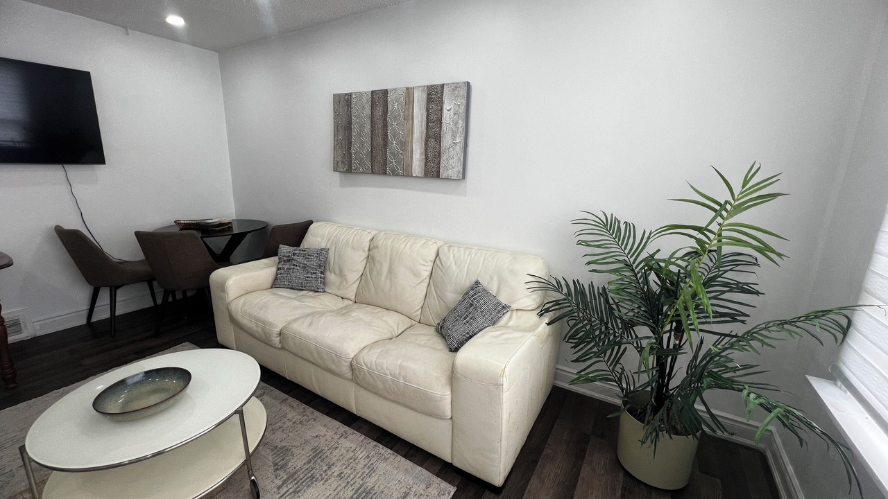 Photo of Livingroom in Streetsville