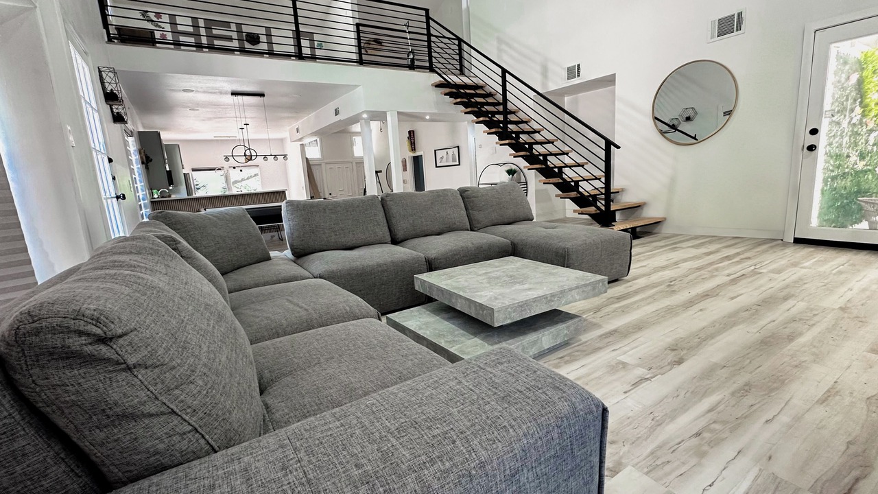 Photo of Livingroom in Whispering Oaks