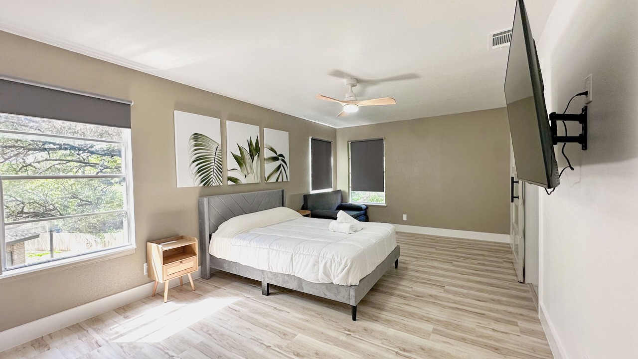 Photo of Bedroom in Whispering Oaks