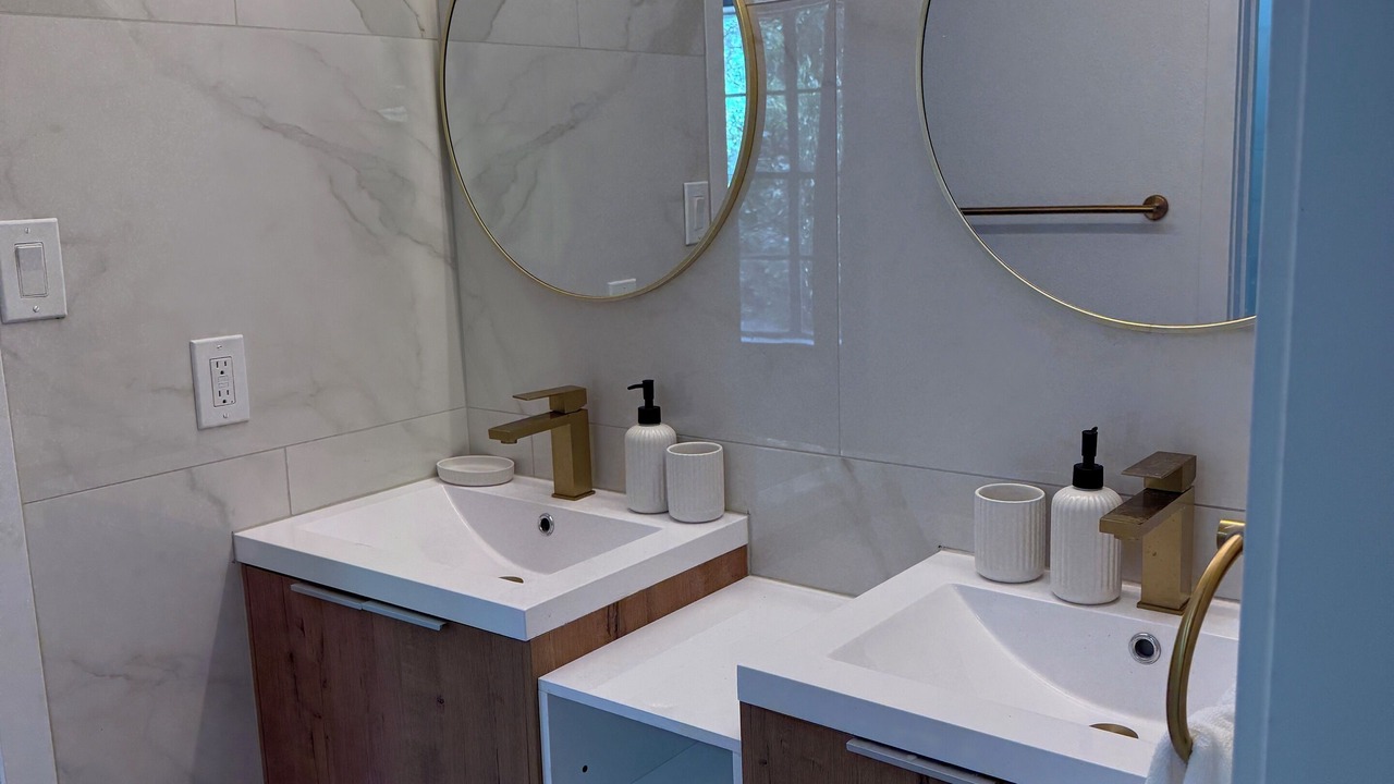 Photo of Bathroom in Whispering Oaks