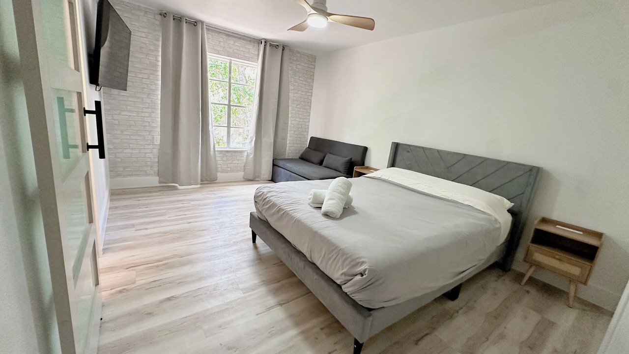 Photo of Bedroom in Whispering Oaks