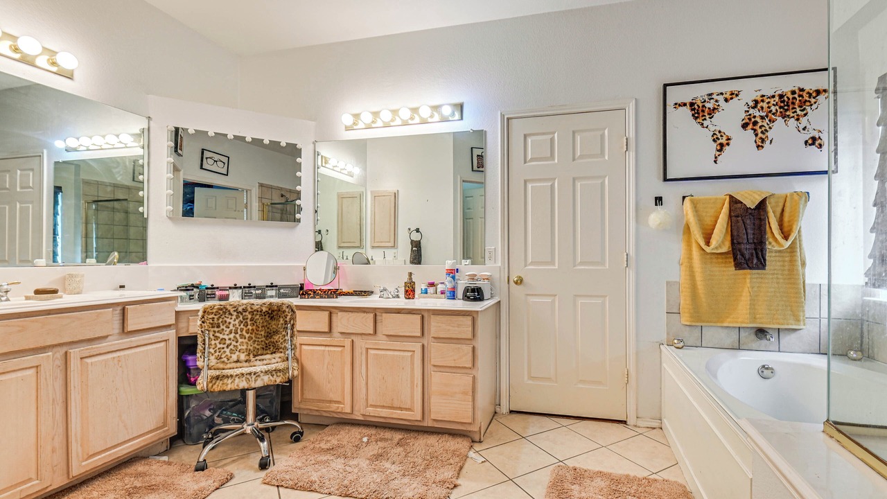 Photo of Bathroom in Allen