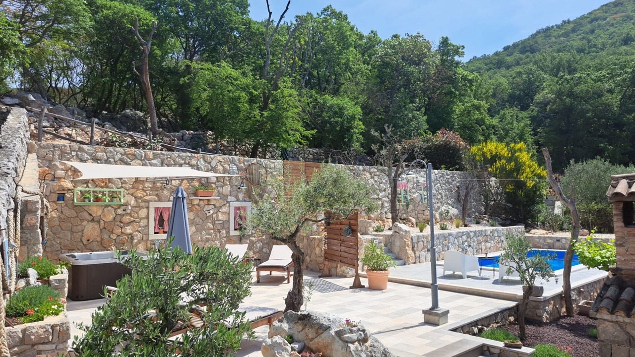 Photo of Outdoor in Porozina