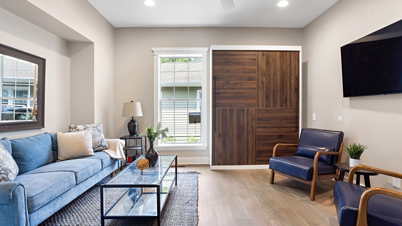 Photo of Livingroom in Meridian-Kessler
