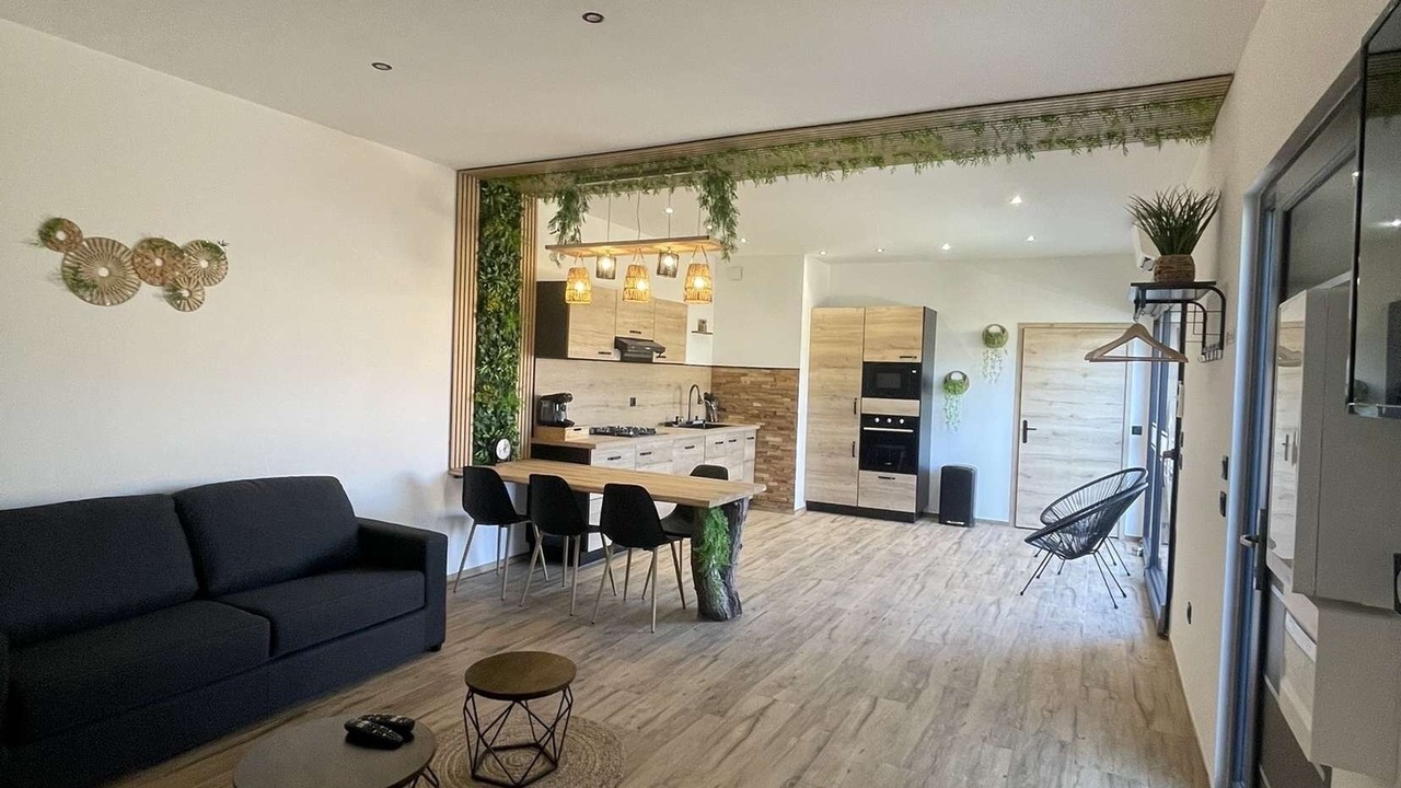 Photo of Others in Calais