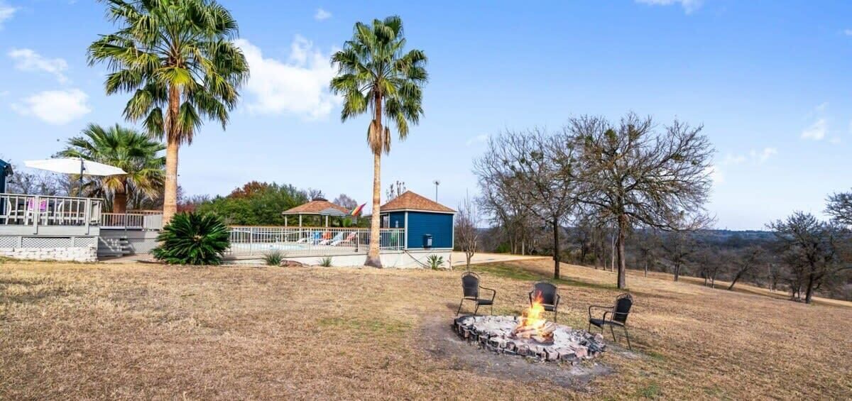 Photo of Outdoor in Manor