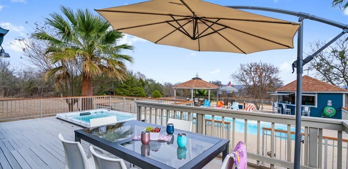 Photo of Outdoor in Manor