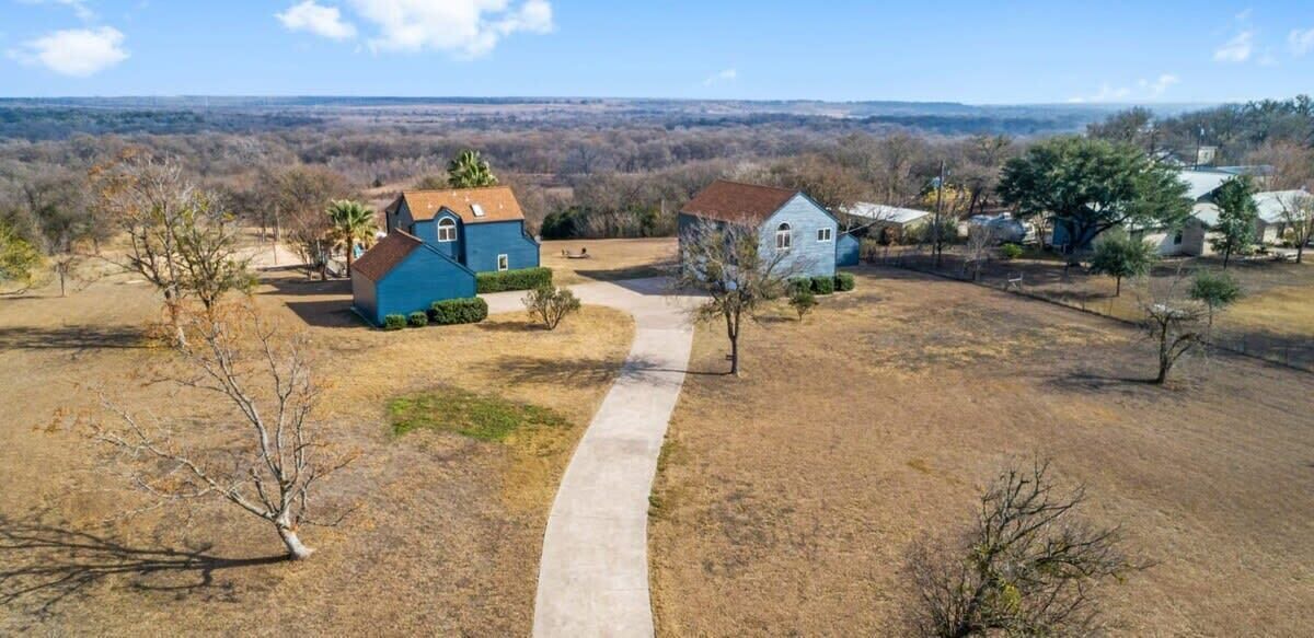 Photo of Outdoor in Manor