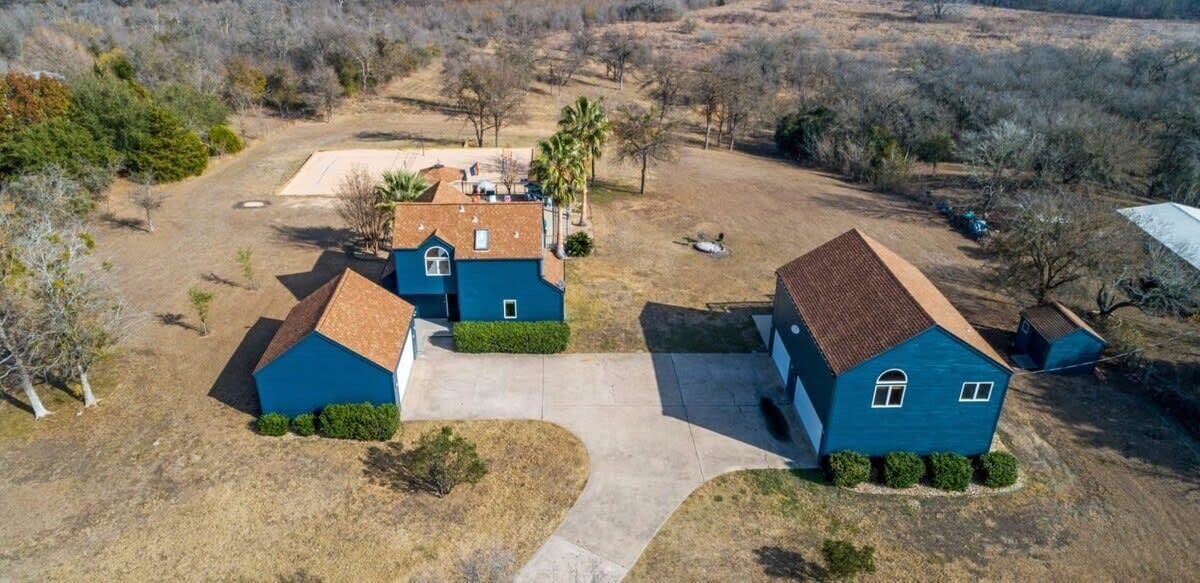 Photo of Outdoor in Manor