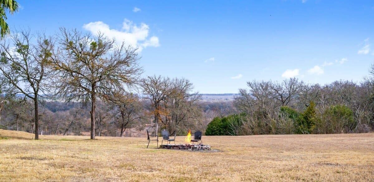 Photo of Outdoor in Manor