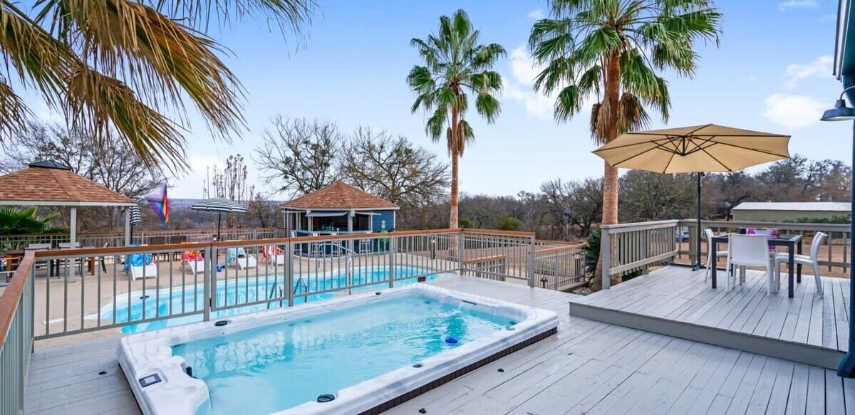 Photo of Outdoor in Manor