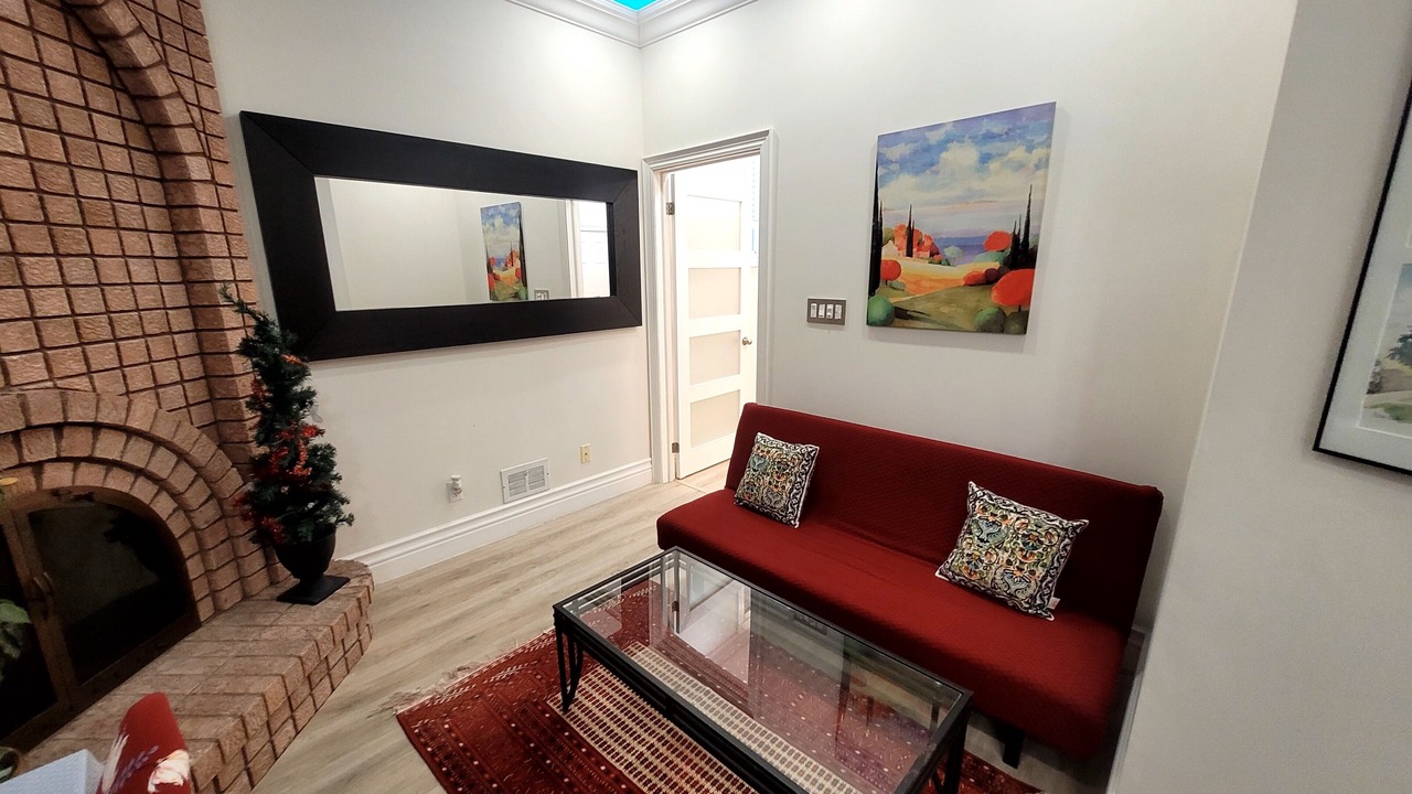 Photo of Livingroom in Willowdale