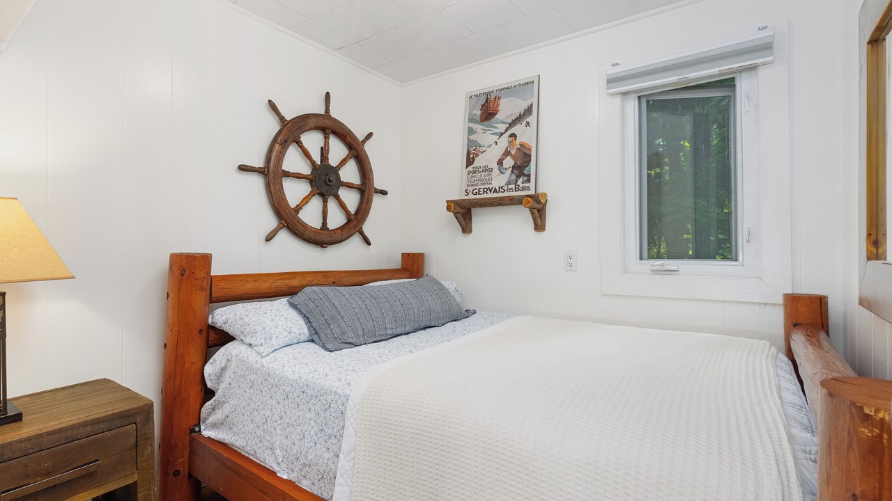 Photo of Bedroom in Muskoka Lakes