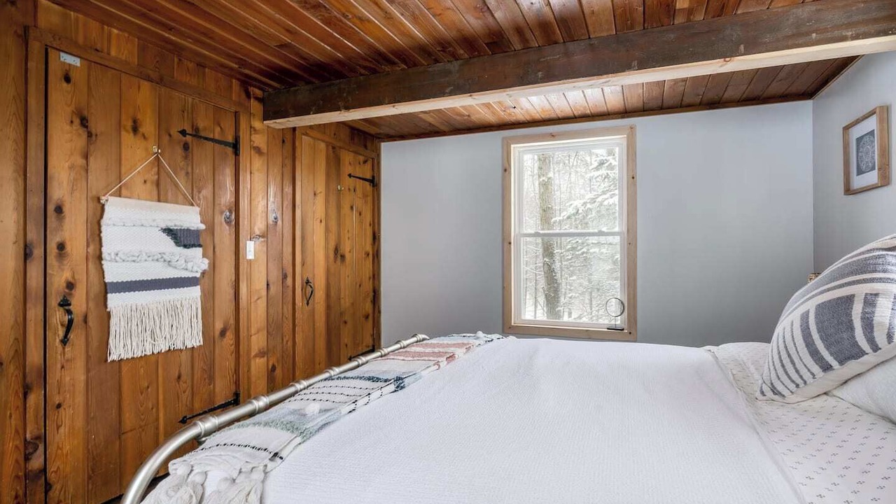 Photo of Bedroom in Centerville