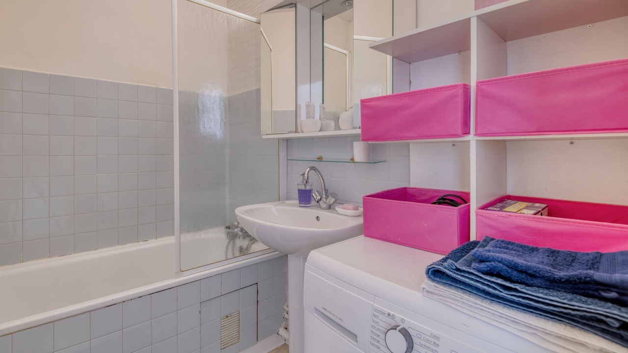 Photo of Bathroom in Jolimont-Soupetard-Bonhoure